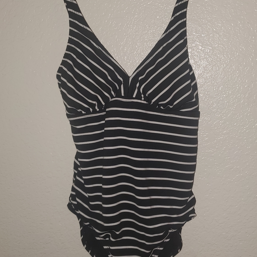 Stripy One piece! 🩱 - Picture 3 of 10